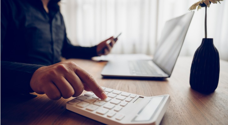 RMD calculation and withdrawal choices affect both cash flow and taxes in retirement.